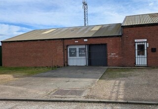 2 Warwick Rd, Louth to rent Building Photo- Image 1 of 9