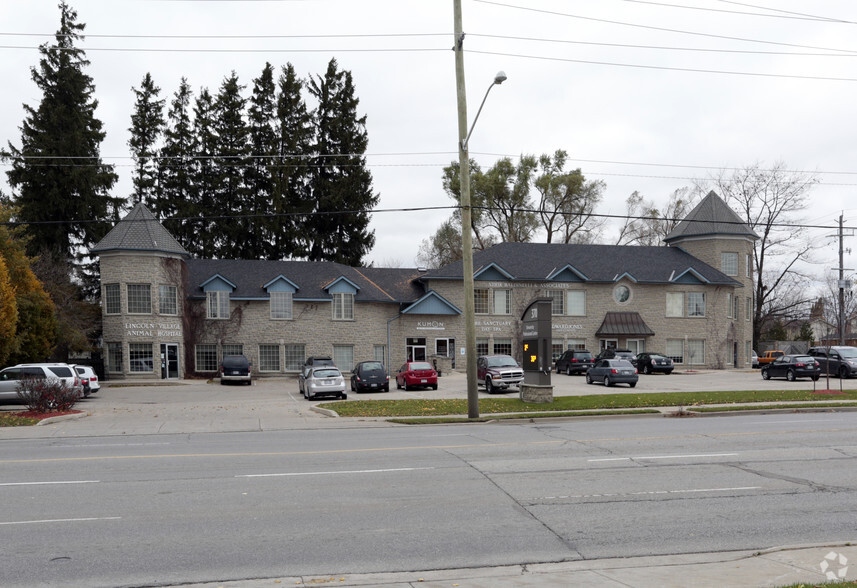 370 University Ave E, Waterloo, ON for rent - Building Photo - Image 3 of 6