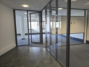 Office in Lyon to rent Building Photo- Image 2 of 5
