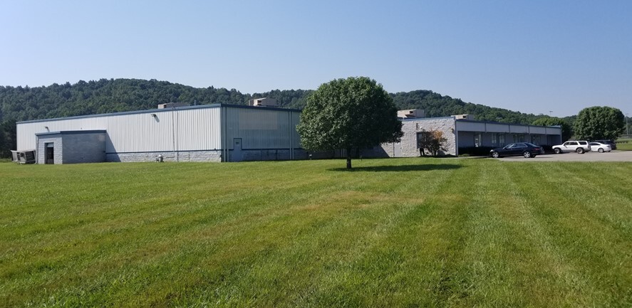 385 One Industrial Park Rd, Oneida, TN for sale - Primary Photo - Image 1 of 1