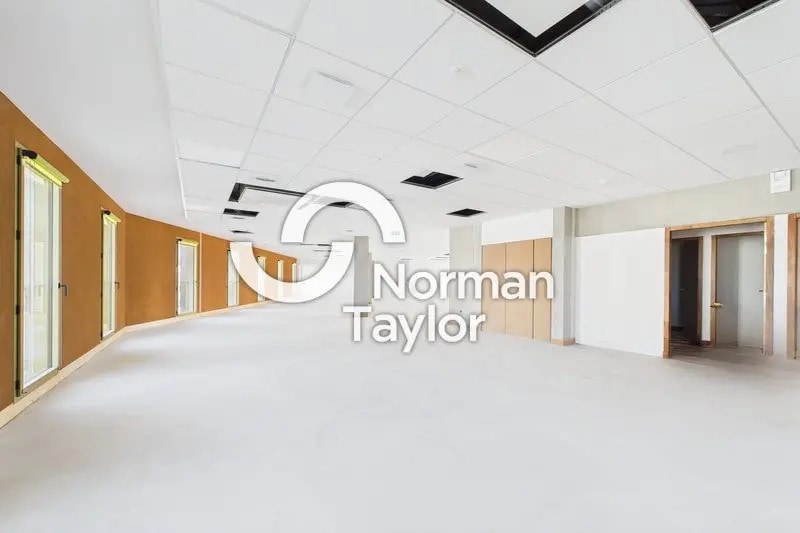Vente Bureaux 266 m² - Photo 1