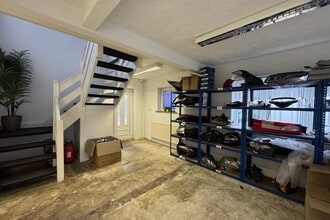 17A Whitting Valley Rd, Chesterfield to rent Interior Photo- Image 2 of 12