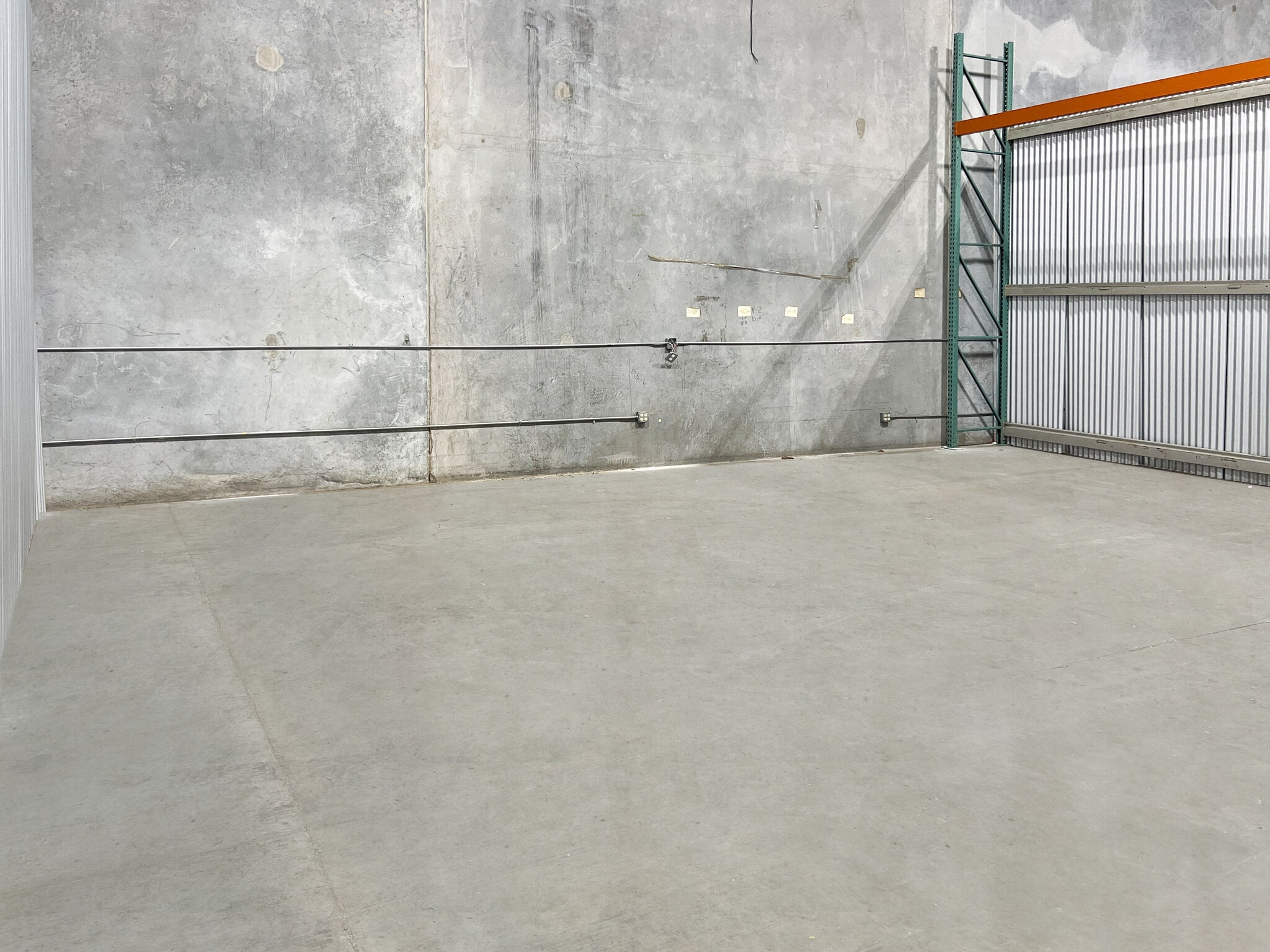 2507 Investors Row, Orlando, FL to rent Interior Photo- Image 1 of 2