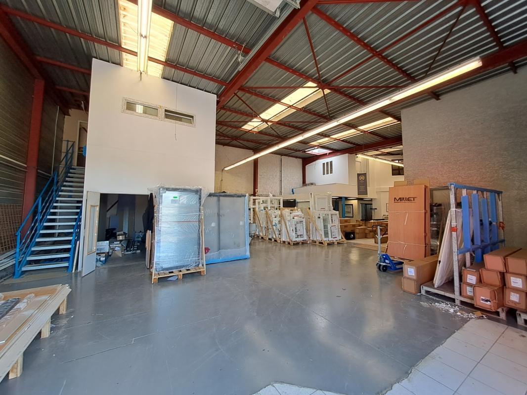 Light Industrial in Lentilly for sale Interior Photo- Image 1 of 6