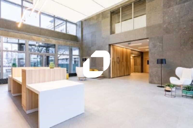 Office in Saint-Denis to rent - Building Photo - Image 2 of 8