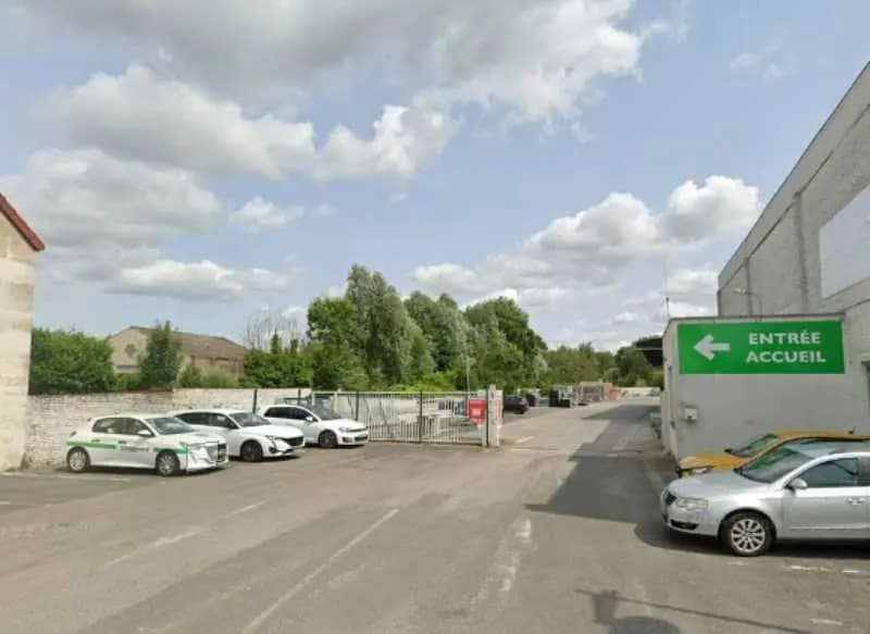Vente Local d'activités 2 400 m² - Photo 1