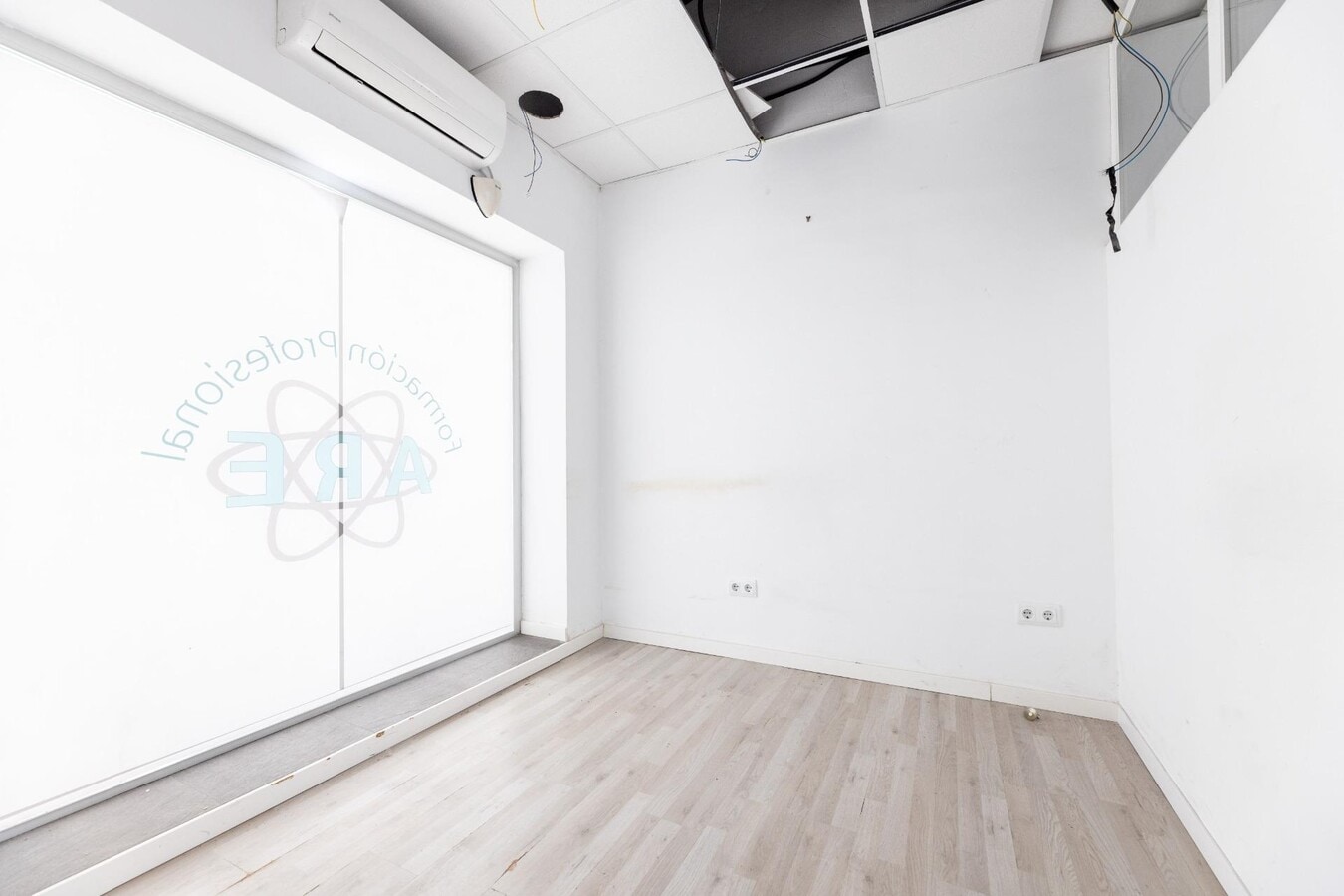 Madrid, MAD 28038 - Unit Pl:00 Pt:B -  - Interior Photo - Image 1 of 17