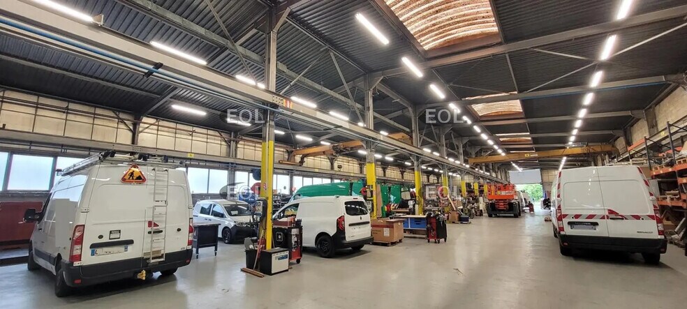 Light Industrial in Villefranche-sur-Saône to rent - Interior Photo - Image 2 of 4