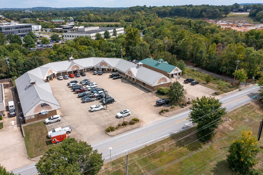 3810 N Front St, Fayetteville, AR for rent - Building Photo - Image 2 of 3