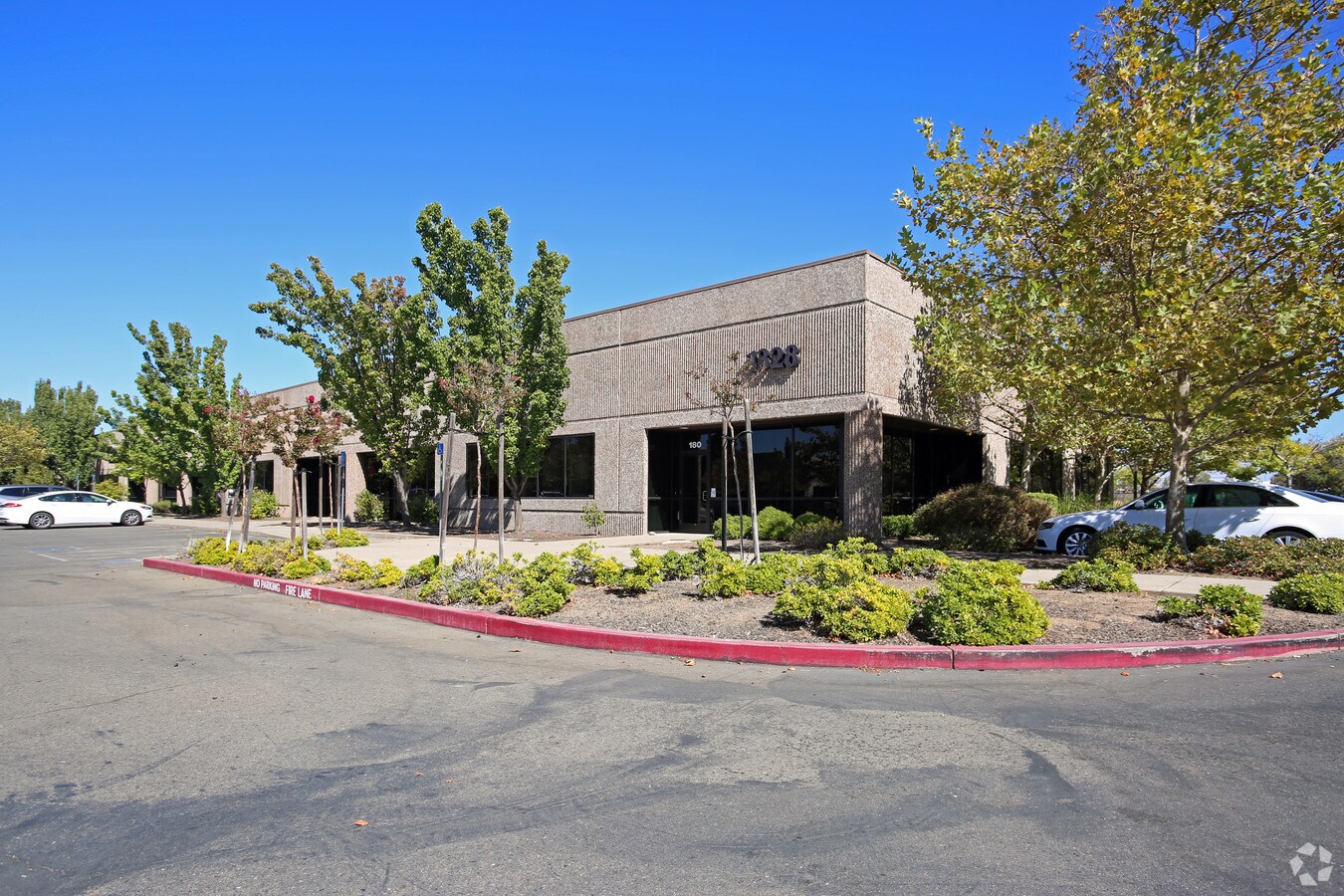 1328 Blue Oaks Blvd, Roseville, CA 95678 UK