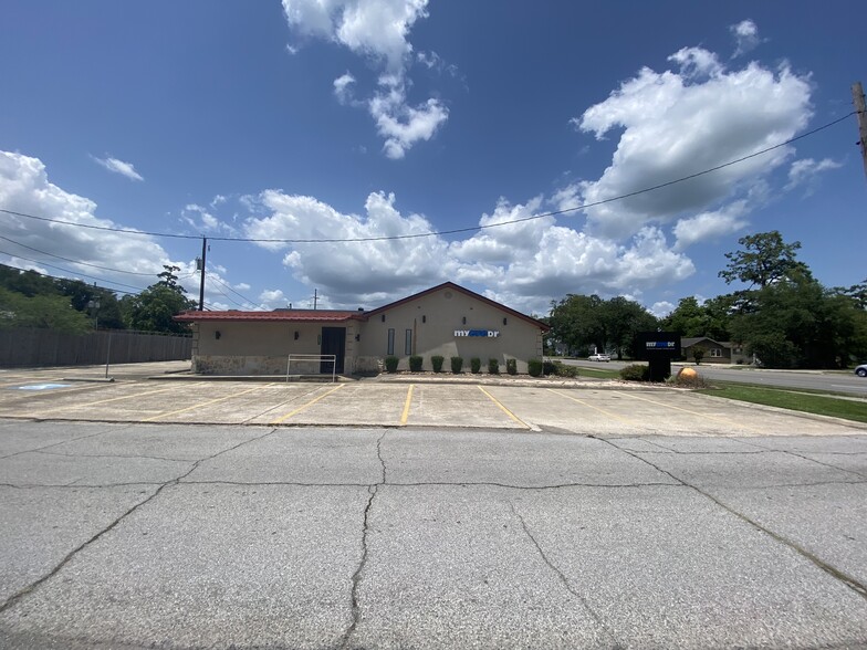 2401 N 16th St, Orange, TX for sale - Building Photo - Image 2 of 17