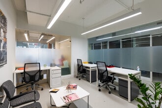 31-00 47th Ave, Long Island City, NY to rent Interior Photo- Image 1 of 3