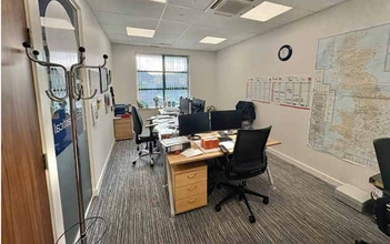 Salmon Fields, Oldham to rent Interior Photo- Image 2 of 6