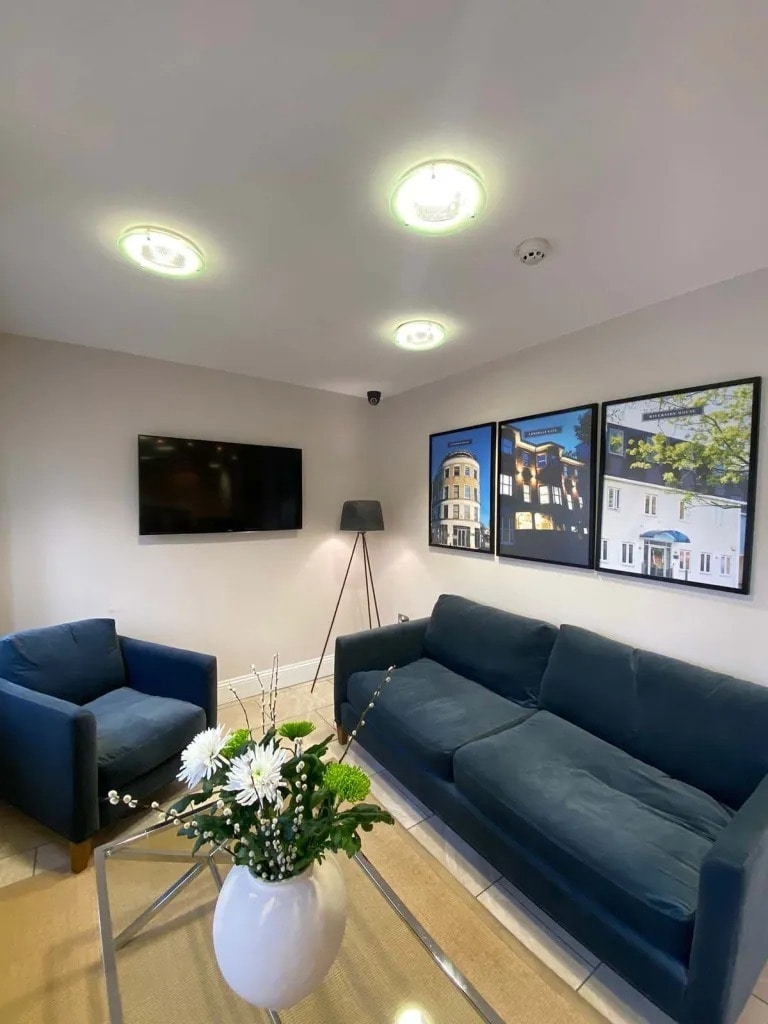 River Lawn Rd, Tonbridge to rent Interior Photo- Image 1 of 4