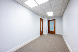 300 Main St, Lafayette, IN for rent Interior Photo- Image 1 of 2