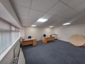 33 Bellingham Dr, Newcastle Upon Tyne to rent Interior Photo- Image 2 of 8