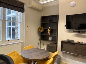 10A Chandos St, London to rent Interior Photo- Image 2 of 4