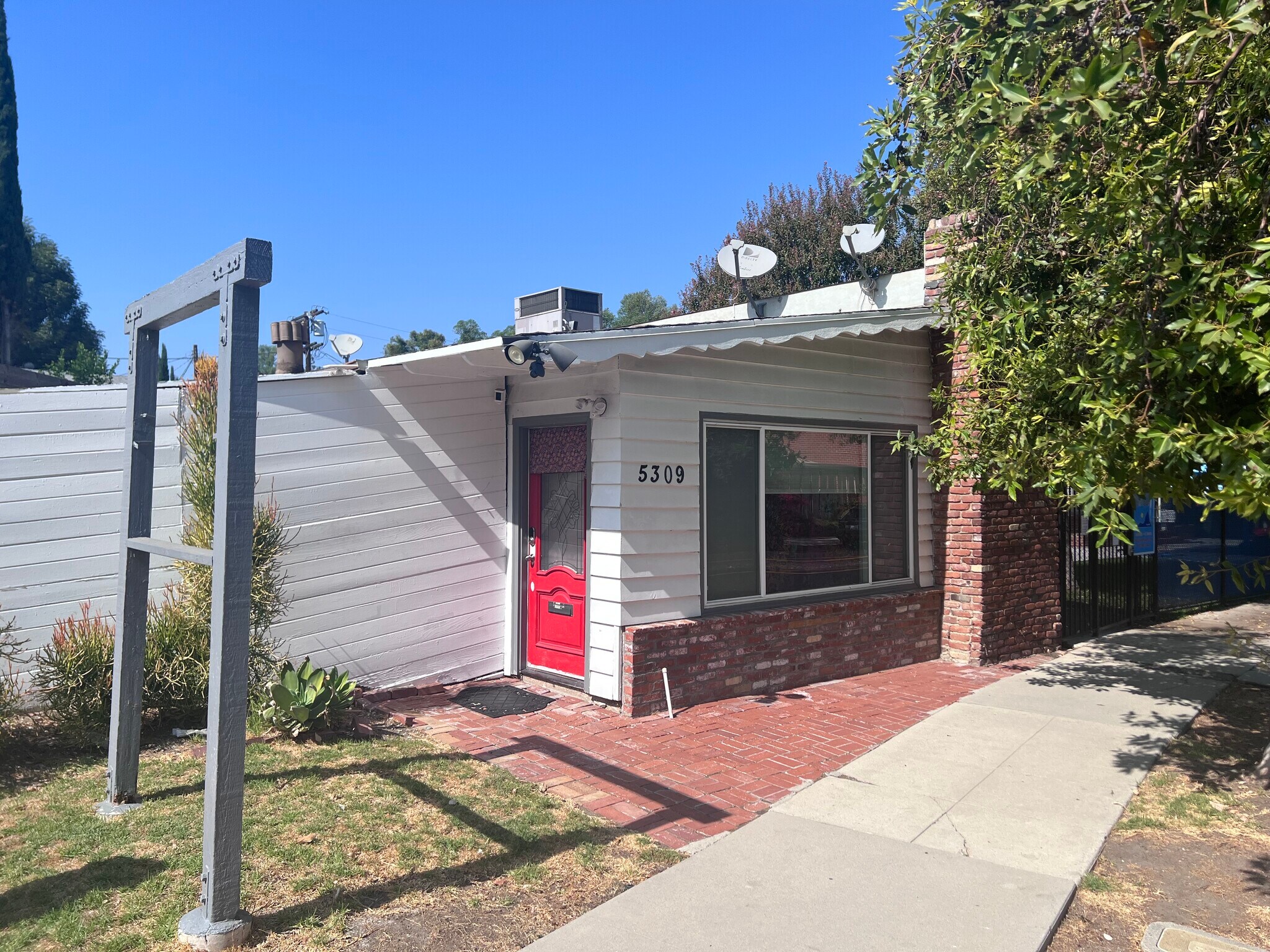 5309 Comercio Way, Woodland Hills, CA for sale Building Photo- Image 1 of 1