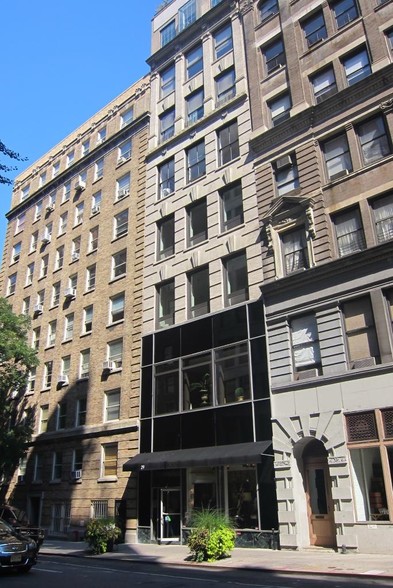 29 E 10th St, New York, NY for rent - Primary Photo - Image 1 of 24