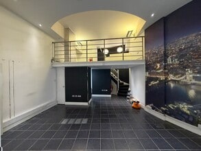 34A Shad Thames, London to rent Interior Photo- Image 2 of 7
