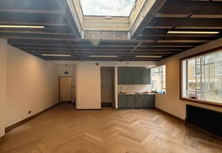 6 Grafton Mews, London to rent Interior Photo- Image 2 of 5