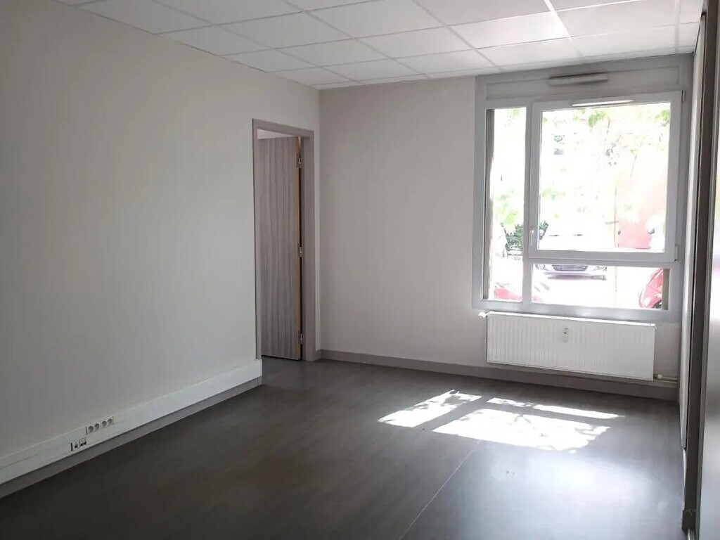 Location Local d'activités 45 m² - Photo 1