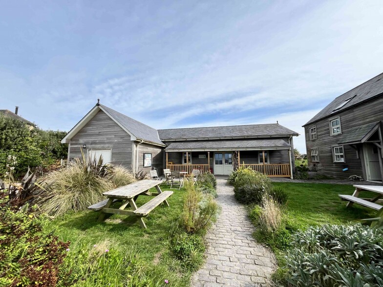 Barnett Way, Bryher to rent - Primary Photo - Image 1 of 5