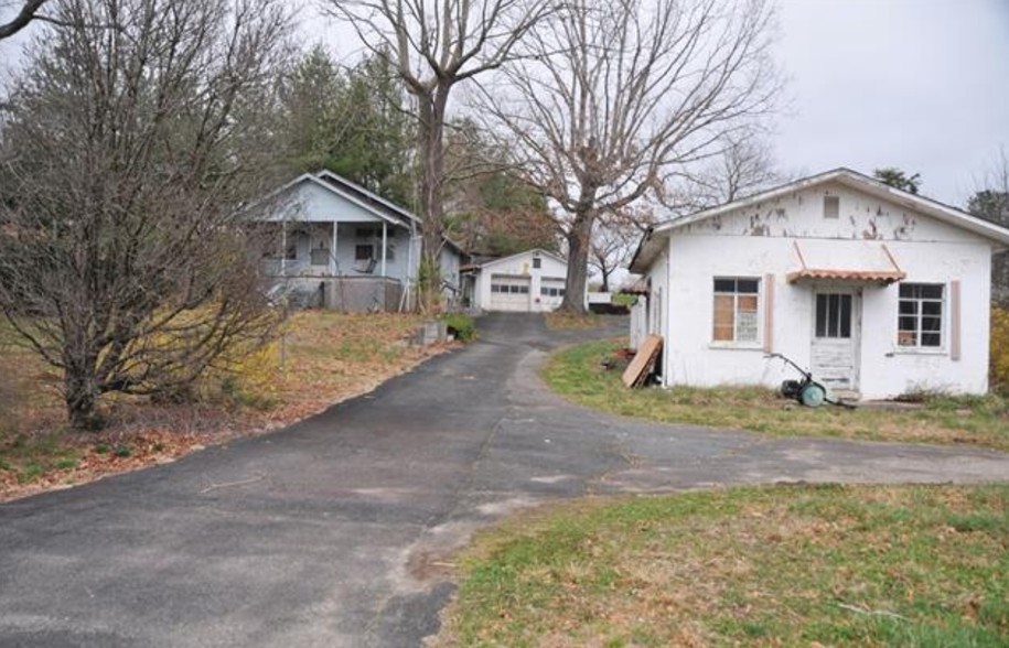 3038 US-70 Hwy, Black Mountain, NC for sale - Primary Photo - Image 1 of 1