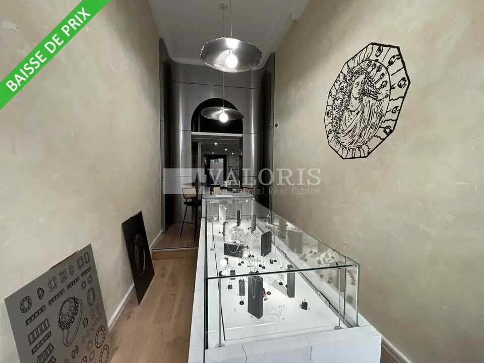 Retail in Lyon to rent Interior Photo- Image 1 of 7