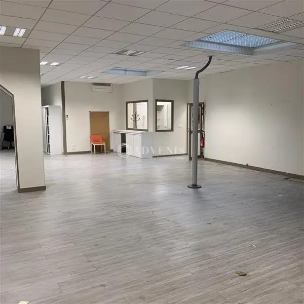 Location Bureaux 150 m² à 300 m² - Photo 1