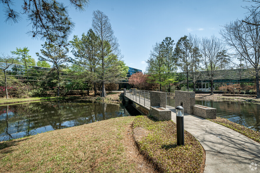 8708 Technology Forest Pl, The Woodlands, TX for rent - Building Photo - Image 1 of 6