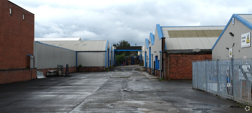 Fir St, Heywood to rent - Building Photo - Image 2 of 3