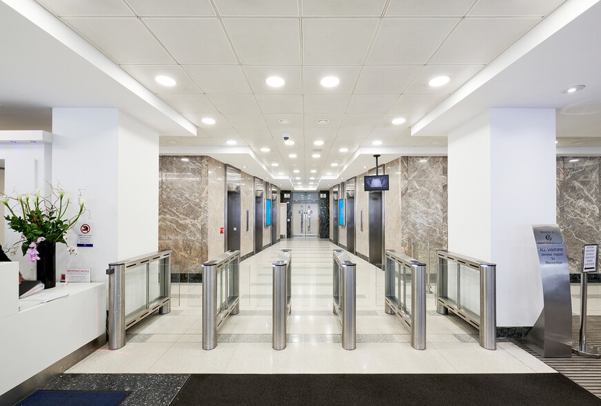 87-89 Albert Emba, London to rent - Interior Photo - Image 3 of 8