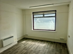 27 Sea View Rd, Poole to rent Interior Photo- Image 1 of 3