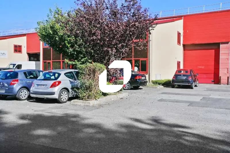 Location Local d'activités 380 m² à 815 m² - Photo 1