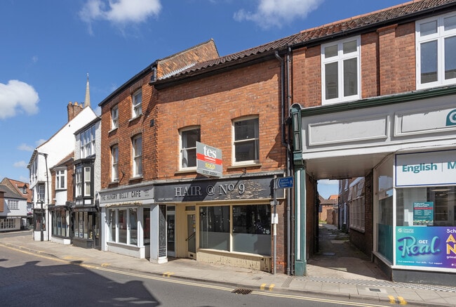More details for 9 Mercer Row, Louth - Retail for Sale