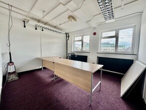 George St, Luton to rent Interior Photo- Image 1 of 5