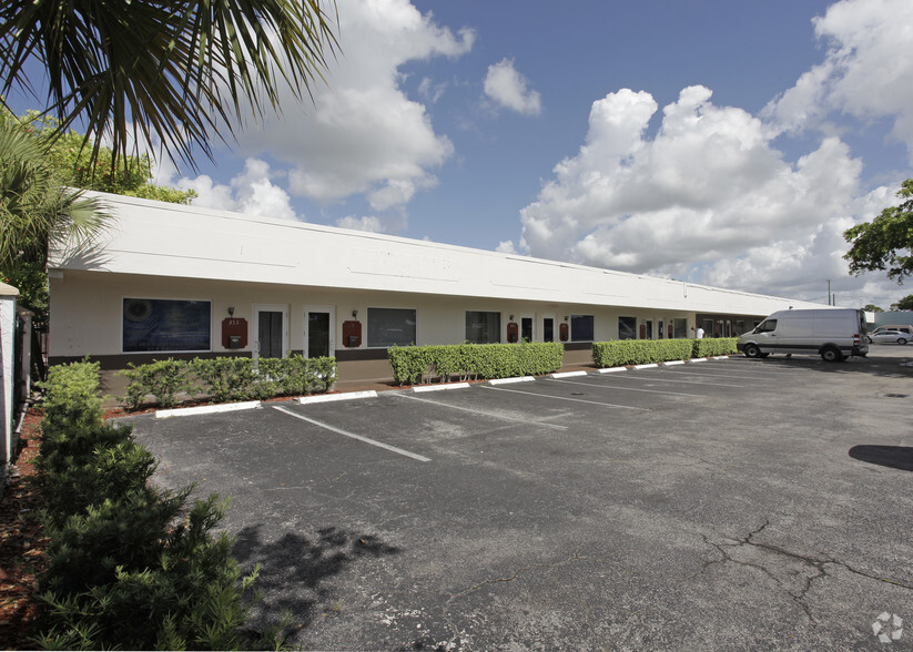 253 SW 27th Ave, Fort Lauderdale, FL for rent - Building Photo - Image 1 of 5