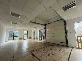 More details for 21 Rue Albert Calmette, Jouy-en-Josas - Light Industrial to Rent