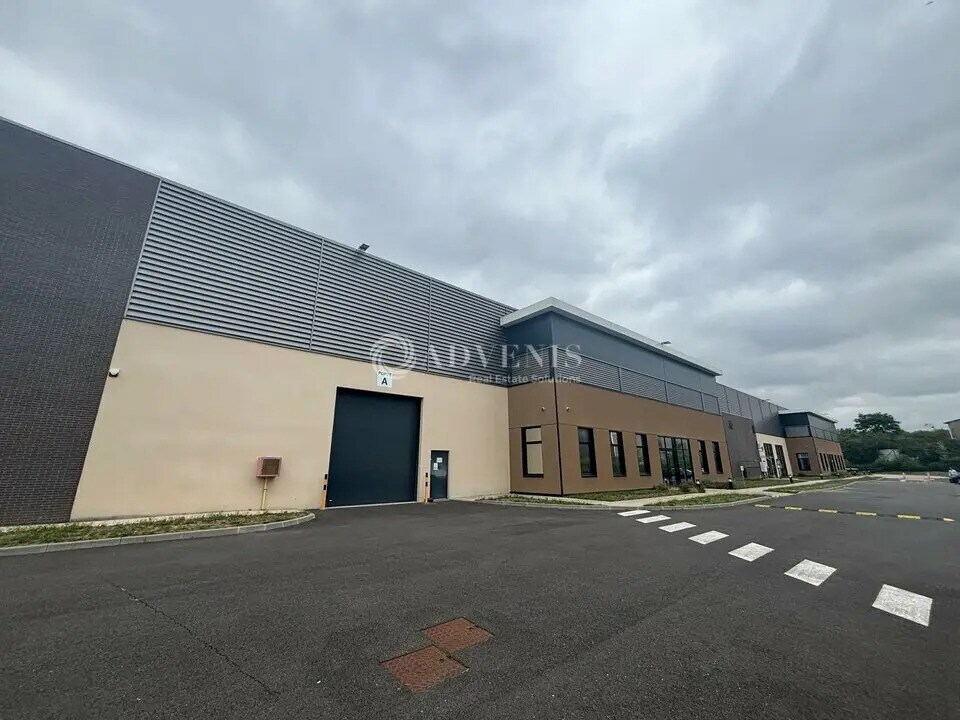 Light Industrial in Sucy-en-Brie to rent Building Photo- Image 1 of 8