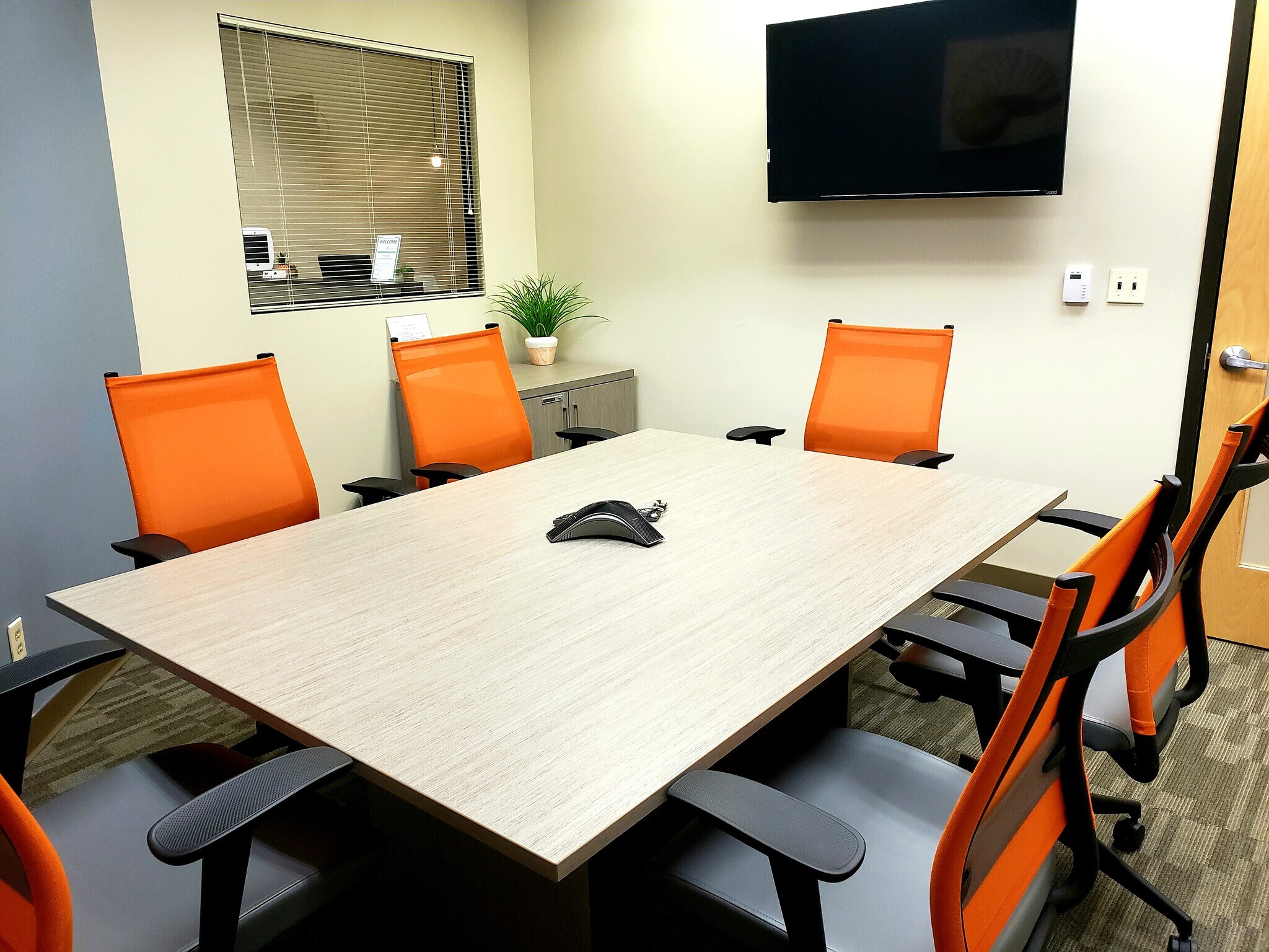 2 University Plz, Hackensack, NJ to rent Interior Photo- Image 1 of 3