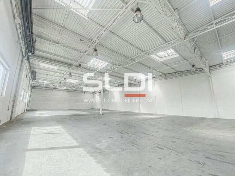 Light Industrial in Saint-Priest to rent - Interior Photo - Image 2 of 5