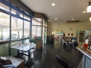 Retail in Barcelona, Barcelona to rent Interior Photo- Image 2 of 22