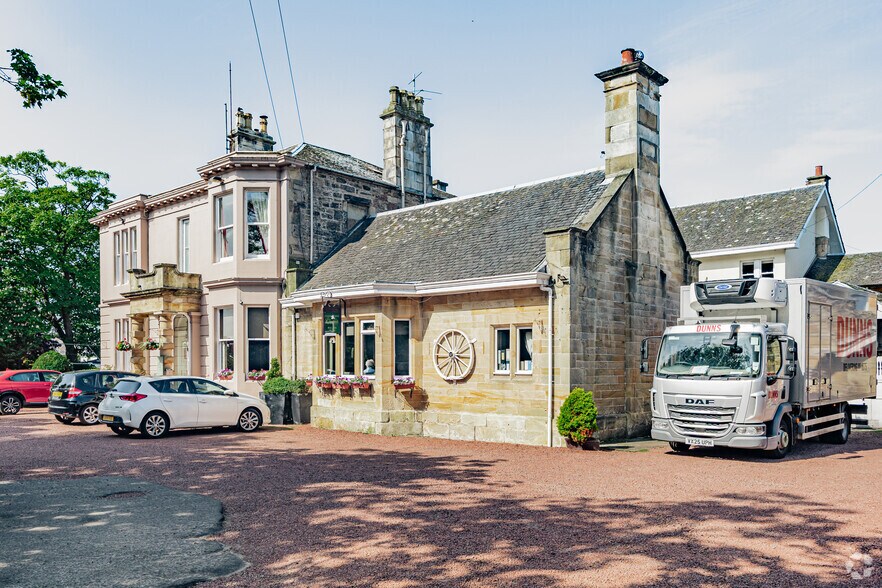 52 Racecourse Rd, Ayr for sale - Primary Photo - Image 1 of 2