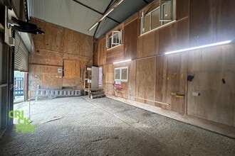 Haywards Heath, Haywards Heath to rent Interior Photo- Image 1 of 2