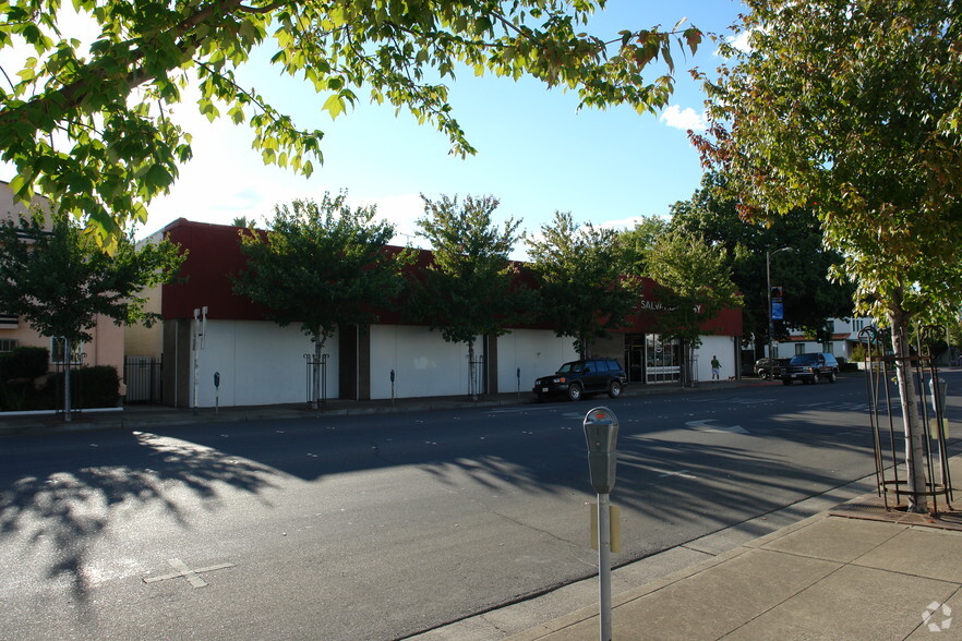 700 Broadway St, Chico, CA for rent - Building Photo - Image 2 of 2