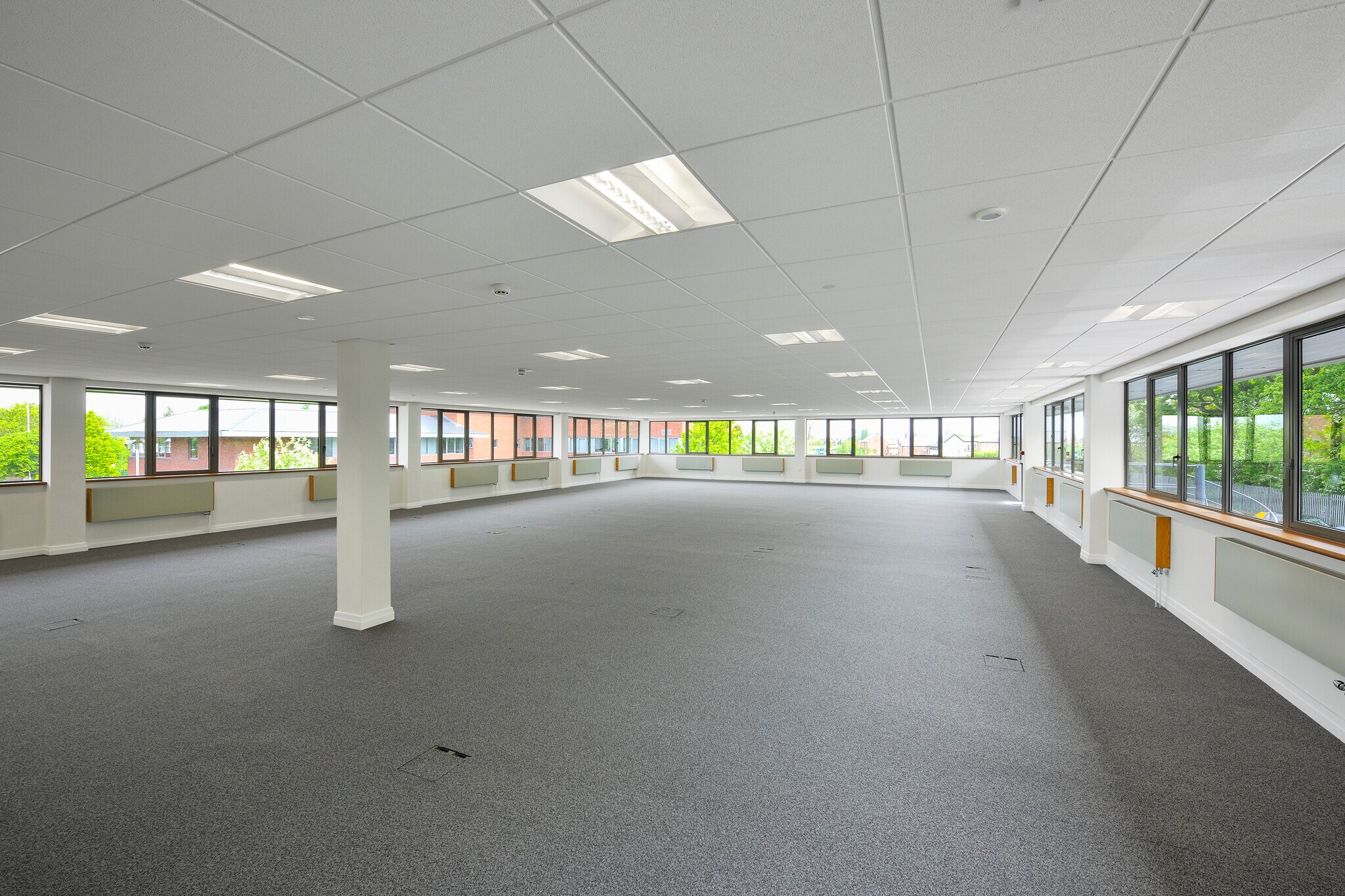 Wilmslow Rd, Cheadle to rent Building Photo- Image 1 of 17