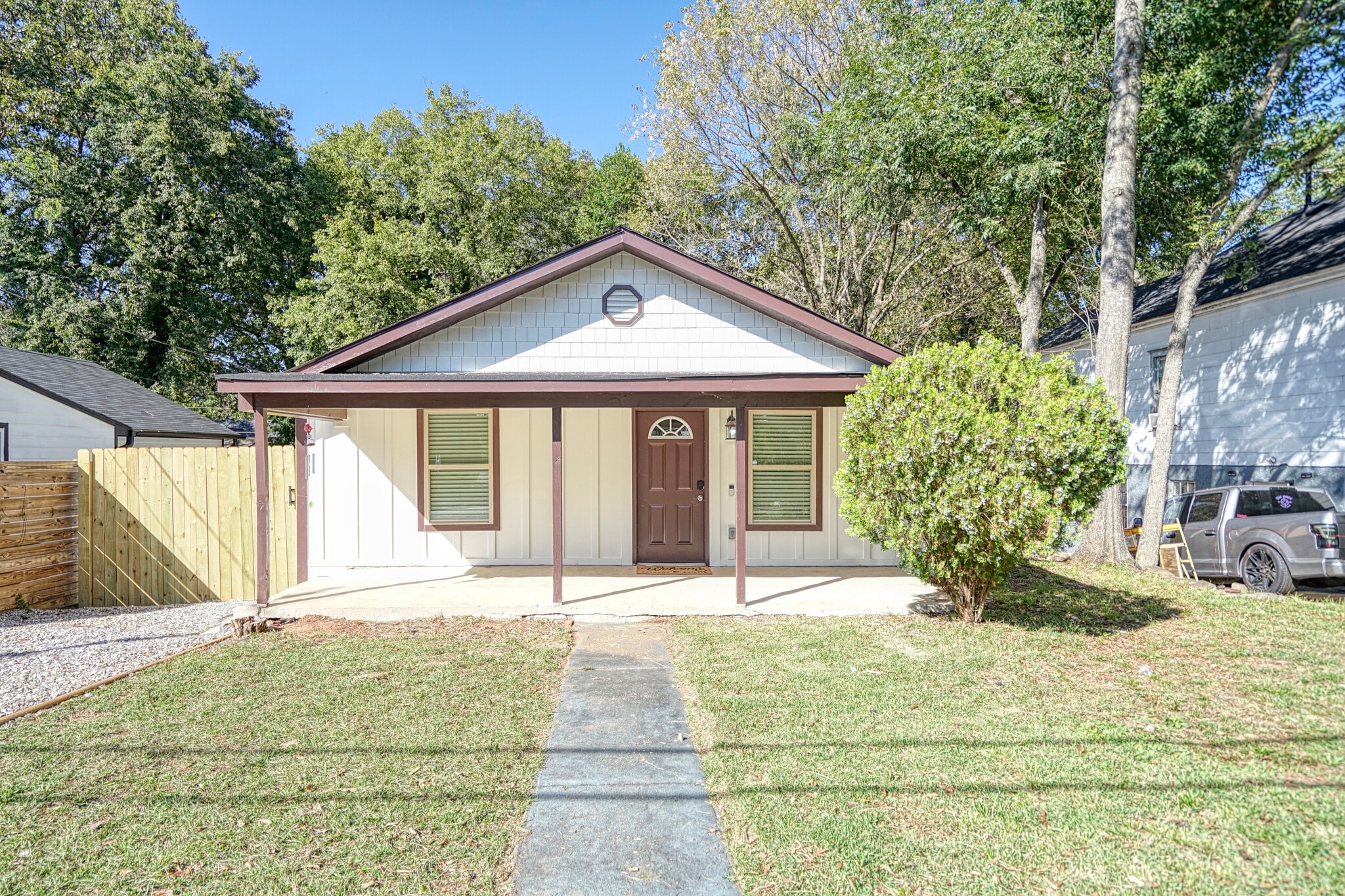 10-Property Investment Portfolio portfolio of 4 properties for sale on LoopNet.co.uk Building Photo- Image 1 of 9