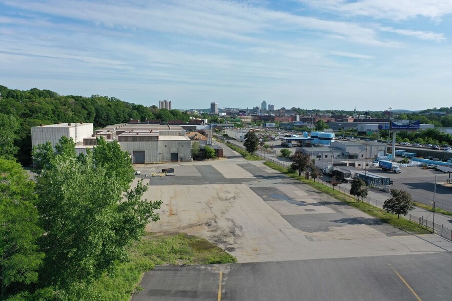 40-88 Crescent St, Worcester, MA for rent - Building Photo - Image 3 of 14