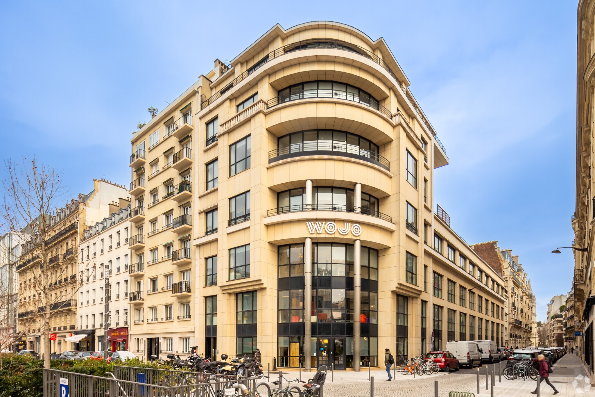 88 Avenue Charles De Gaulle, Neuilly-sur-Seine to rent Primary Photo- Image 1 of 5